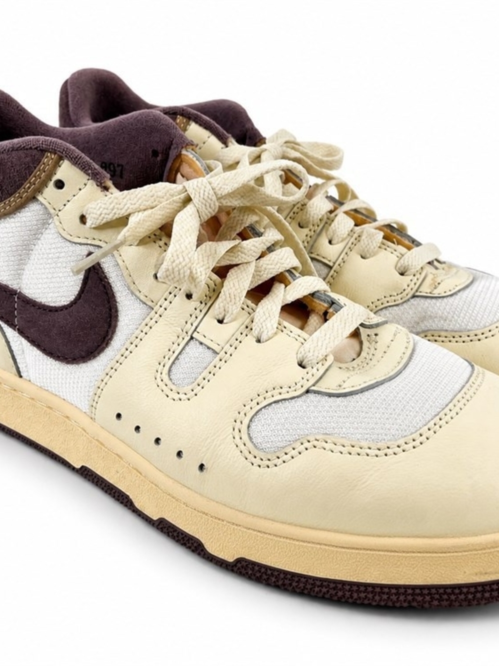 Nike Low-Top Sneakers in Cream and Dark Brown